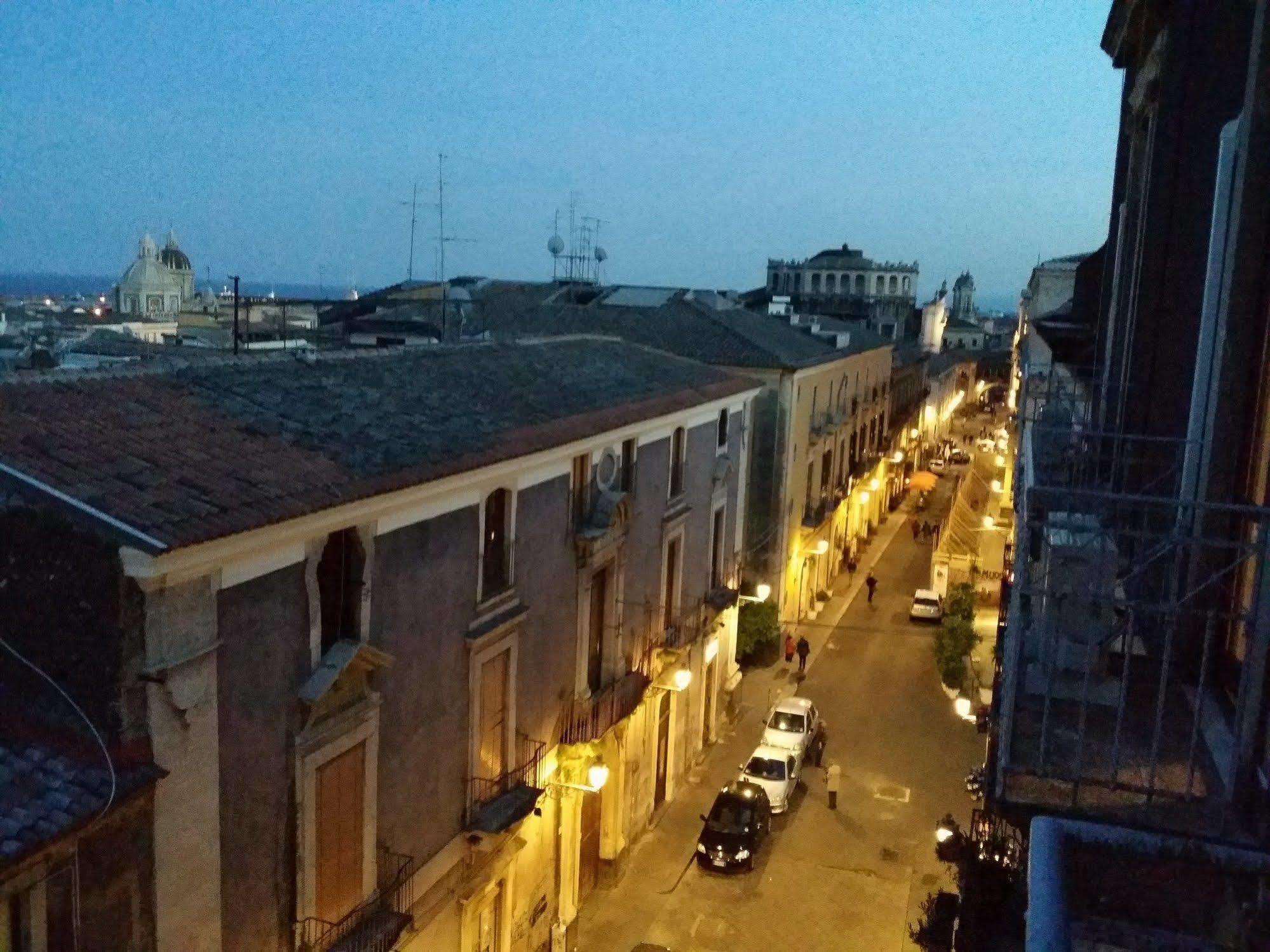 B&B Nel Cuore Di CTA Exterior foto